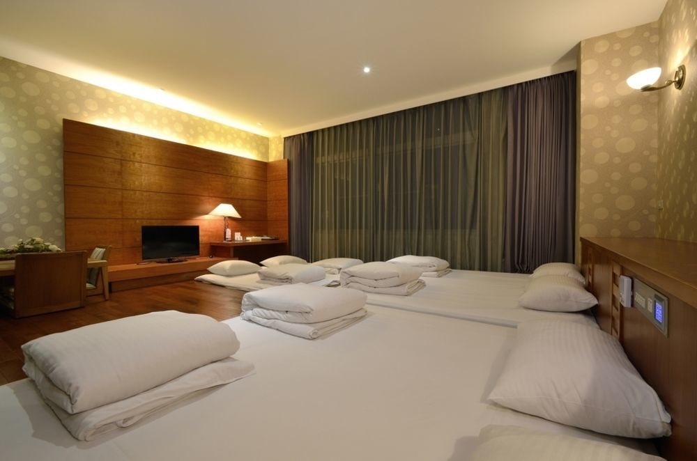 Toong Mao Spa Resort Guanziling Tainan Exterior photo