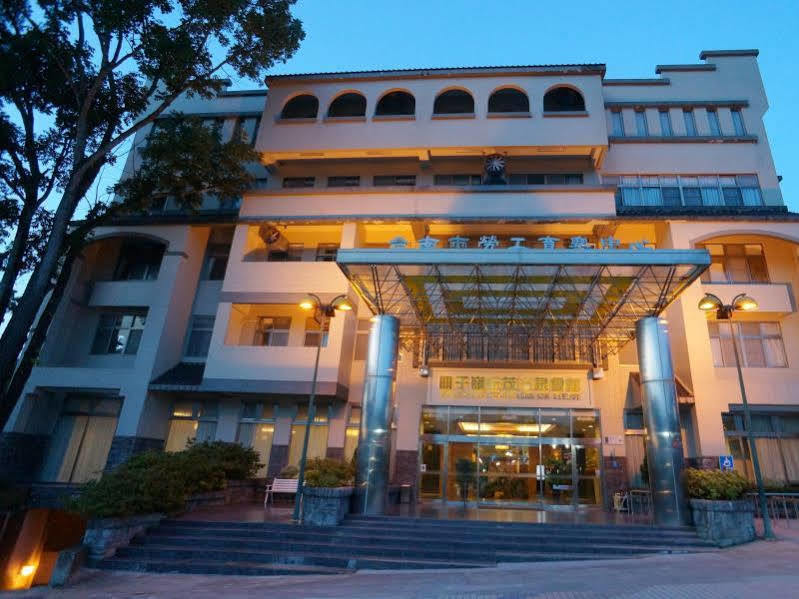 Toong Mao Spa Resort Guanziling Tainan Exterior photo